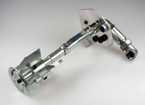 Düsenstock von Remko, bestehend aus Metall mit mehreren Anschlüssen und einer Struktur zum Verteilen von Flüssigkeiten, abgebildet auf neutralem Hintergrund.