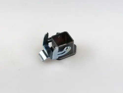 Remko Th.-Anbaugehäuse, gerade Form, aus Metall mit einer quadratischen Öffnung und seitlichem Befestigungsclip.