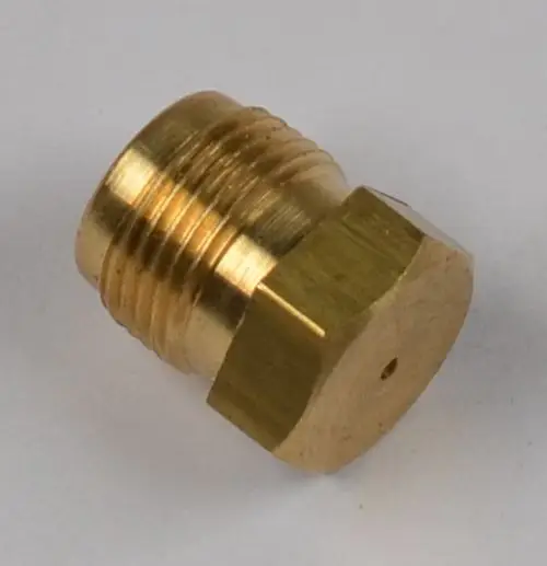 Messingdüse mit gewindeloser Spitze und hexagonalem Sockel, hergestellt von Remko, geeignet für Gasanwendungen und Anschluss an Gasleitungen.