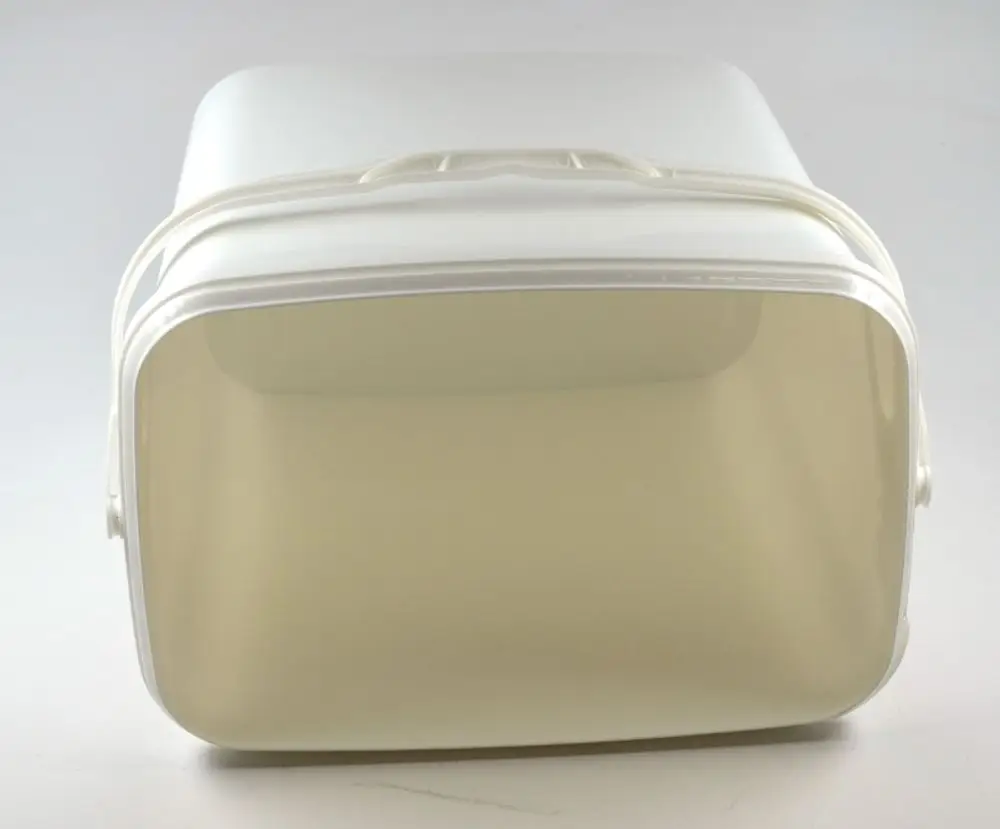 Weißer, quadratischer Kondensatbehälter von Remko mit einem glatten, transparenten Deckel, der sich zum Entleeren oder Füllen öffnen lässt.