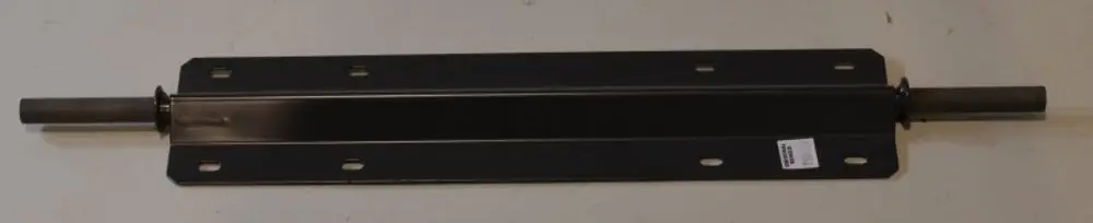 Achse in schwarz mit zwei Enden, an welchen sich runde Metallstangen befinden. Produkt gehört zur Marke Remko. Geeignet zur Befestigung oder Montage.