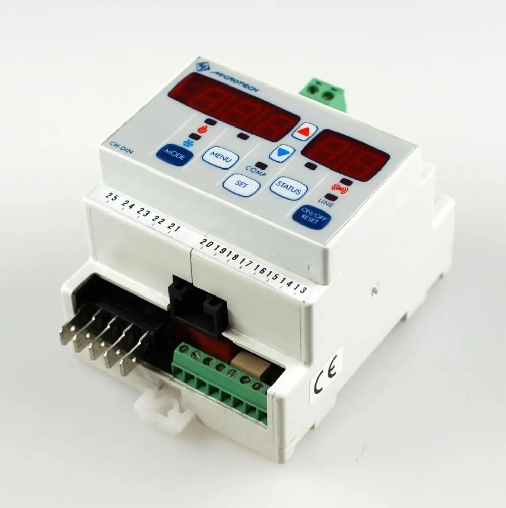 Mikroprozessor mit digitalem Display von Remko, ausgestattet mit Tasten für Menü und Einstellungen sowie Anschlüssen auf der Rückseite.