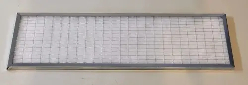 Ersatzfilter mit Aluminiumrahmen und feinem Stoffgewebe, geeignet für Anwendungen wie Luftfilterung, hergestellt von Remko.
