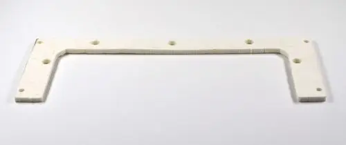 Weißer, flacher Dichtungsring aus Material mit mehreren Bohrungen, geeignet für den Einsatz in Brennern, hergestellt von Remko.