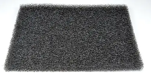 Schwarzer Staubfilter mit dichter, faserartiger Struktur, hergestellt von Remko, zur Verwendung in Lüftungs- oder Klimaanlagensystemen.