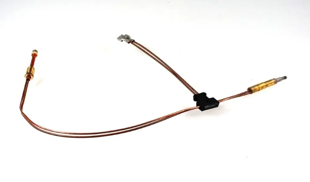 Thermoelement von Remko mit zwei Kupferleitungen und Anschlüssen, zur Temperaturmessung in Heizungsanlagen oder ähnlichen Anwendungen geeignet.