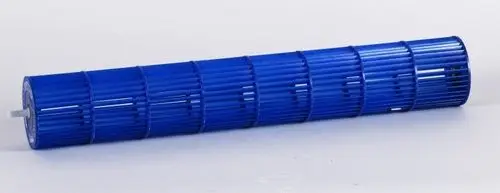 Blaues Ventilatorrad von Remko, zylindrische Form mit vertikalen Lüftungsschlitzen zur Luftzirkulation, auf hellem Hintergrund sichtbar.