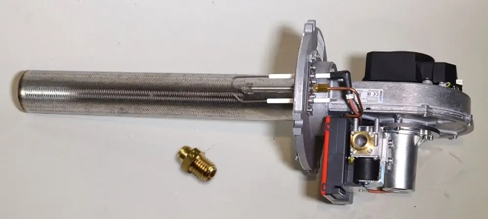 Remko Propangasbrenner mit einer langen, runden Edelstahlrohrstruktur und eingebautem Ventil, anschaulich in einem technischen Design dargestellt.