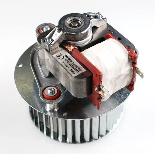 Abgasventilator mit Metallgehäuse und elektrischen Anschlüssen. Hersteller ist Remko. Der Motor und die Ventilatoreinheit sind klar erkennbar.