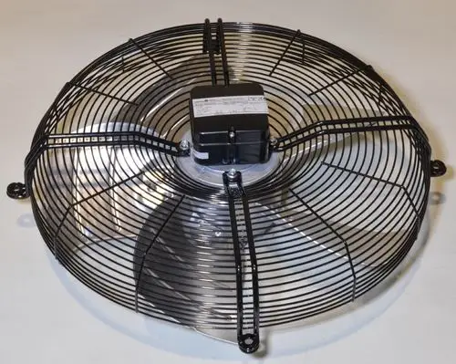 Verflüssigerventilator von Remko mit runder, drahtgestützter Bauweise und zentralem Motor, zur Belüftung und Kühlung in technischen Anwendungen.