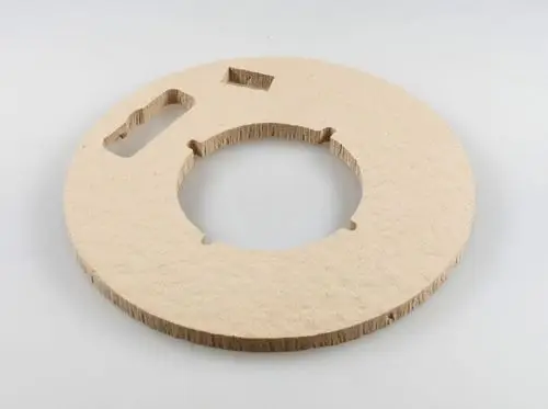 Dichtungsring aus Material mit einer kreisförmigen Form und Aussparungen, geeignet für die Verwendung in Brennerflanschen von Remko-Geräten.