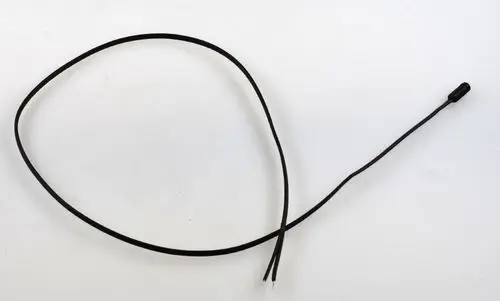 Temperaturfühler von Remko mit einem langen, schwarzen Kabel, das an einem Ende einen Sensor besitzt. Das andere Ende hat zwei freiliegende Drähte.