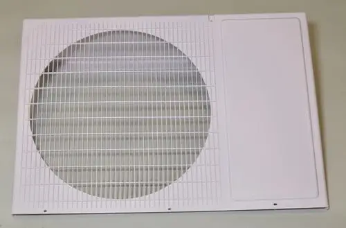 Weißes Gitterelement mit runder Öffnung und rechteckiger Abdeckung, vermutlich Teil eines Luftverteilungssystems der Marke Remko.