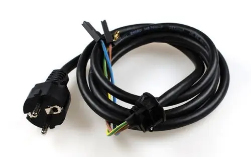 Netzkabel mit Stecker, gefertigt von Remko, bestehend aus mehreren Leitungen in einem schwarzen Mantel, vorgesehen für elektrische Anwendungen.
