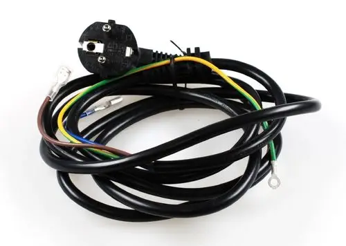 Netzkabel mit Stecker, mehradrig, in schwarz, mit grünem, gelbem, blauem und braunem Kabel, geeignet für Geräte der Marke Remko.