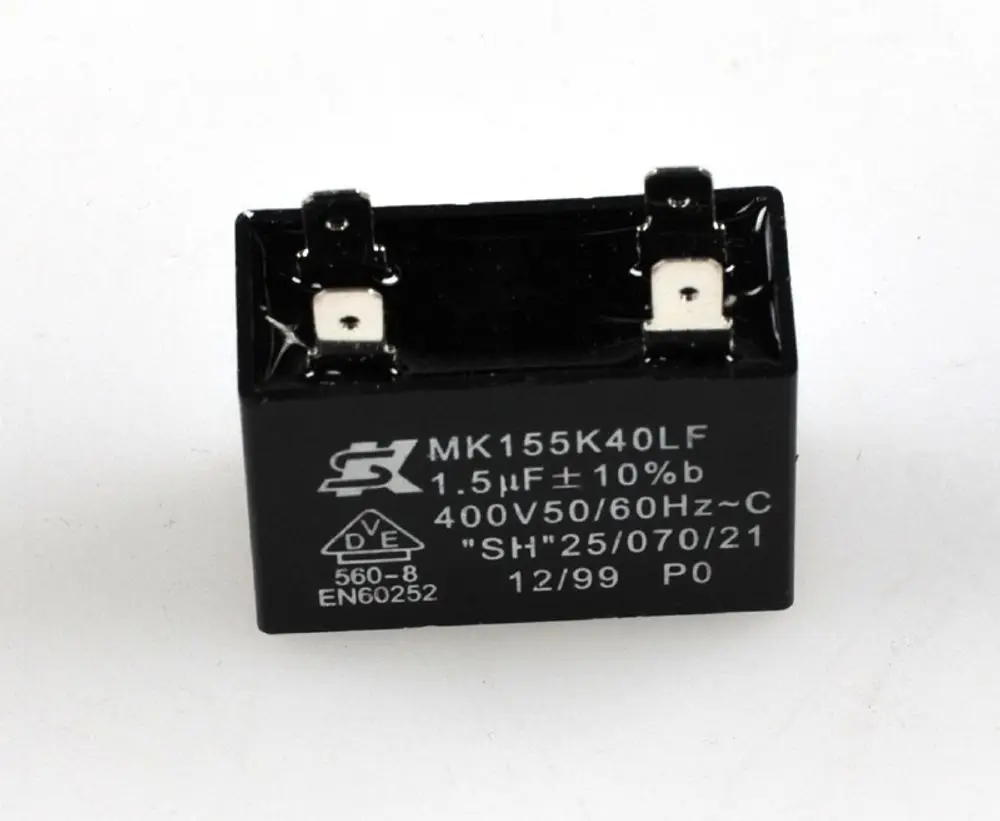 Schwarzer Elektronikbauteil mit zwei Anschlüssen, beschriftet mit technischen Informationen. Gehäuse weist das Logo der Marke Remko auf.