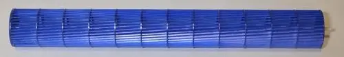 Blaues Ventilatorrad mit gerillter Oberfläche, hergestellt von Remko, in Zylinderform mit segmentierter Struktur für den Einsatz in Lüftungssystemen.