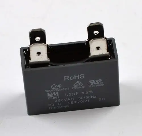 Kondensator von Remko mit zwei Schraubanschlüssen, gekennzeichnet mit 1,2 µF und 450 VAC, auf einer hellen Oberfläche.