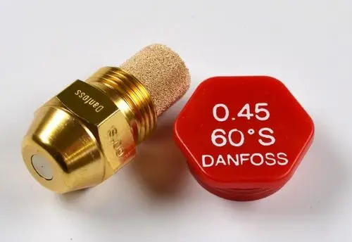 Danfoss Öldüse mit einem goldenen Körper und einem roten Deckel. Der Deckel weist eine Beschriftung mit technischen Angaben auf. Anwendungsbereich: Heizsysteme von Remko.
