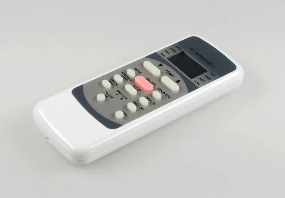 Fernbedienung von Remko mit Tasten für verschiedene Einstellungen, einschließlich Temperatur, Modus und Timer. Display zur Anzeige von Informationen oben auf dem Gerät.