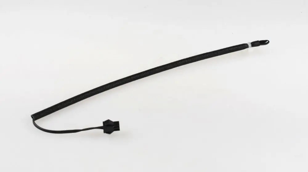Schwarzes Kabel mit Stecker, möglicherweise für Sensoranwendungen, präsentiert auf hellem Hintergrund. Produkt von Remko.