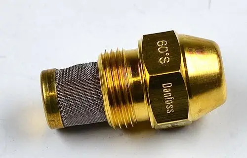 Goldfarbener Metallanschluss mit einem Filternetz, typischerweise verwendet in Heizungs- oder Ölsystemen von Remko. Der Anschluss hat eine konische Form.