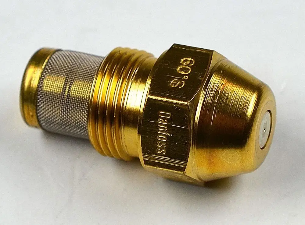 Öldüse von Danfoss, geformt und mit einem feinen Sieb ausgestattet. Eignet sich für verschiedene Heizsysteme. Produziert von Remko, präsentiert in goldener Farbe.