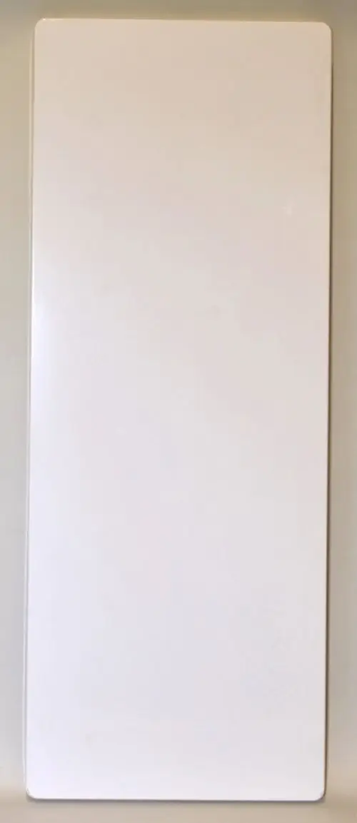 Weißes Dachpaneel vor hellem Hintergrund, gerade Oberfläche ohne sichtbare Details. Das Produkt gehört zur Marke Remko.