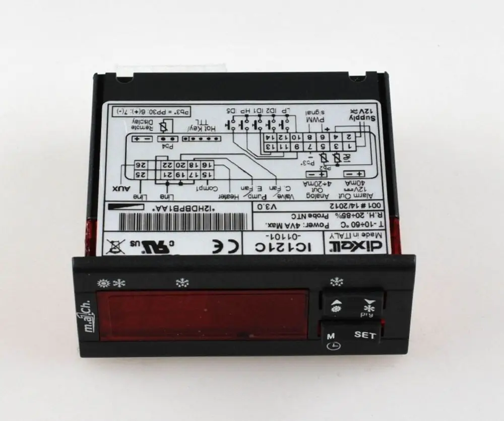 Regler mit digitalem Display und Tasten zur Einstellung, Rückseite mit Anschlussdiagramm. Marke Remko. Einbau- oder Steuergerät für Heiz- oder Kühlsysteme.