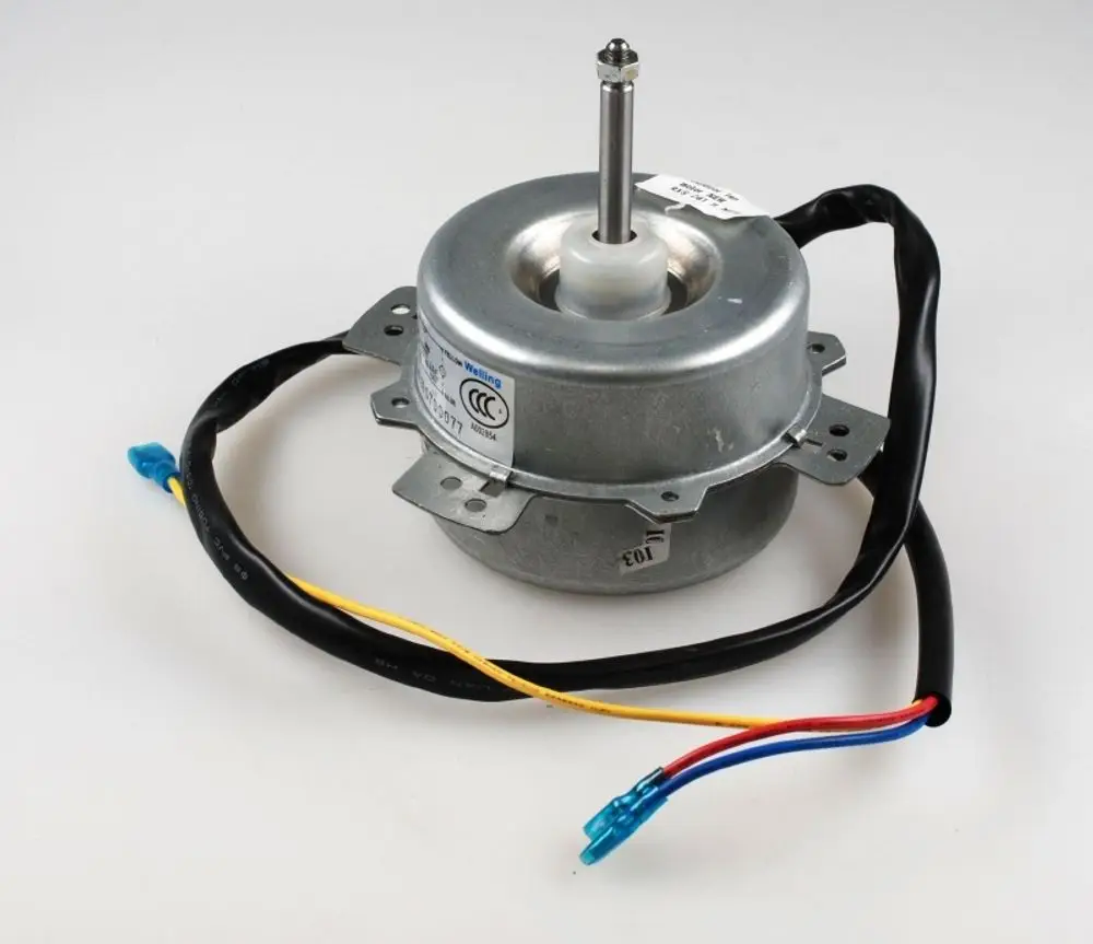 Ventilatormotor der Marke Remko mit einer runden, metallischen Bauweise, ausgestattet mit elektrischen Anschlusskabeln in verschiedenen Farben.