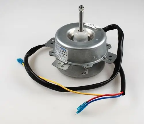 Ventilatormotor der Marke Remko mit einer runden, metallischen Bauweise, ausgestattet mit elektrischen Anschlusskabeln in verschiedenen Farben.