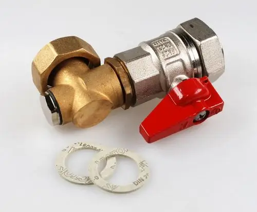 Kugelhahn mit Überwurf aus Metall, rotem Hebel und zwei Dichtungen, hergestellt von Remko. Der Hahn ist für Öffnungs- und Schließfunktionen geeignet.