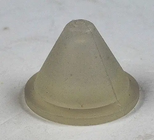 Dichtungstülle in konischer Form, aus transparentem Material, auf hellem Hintergrund, möglicherweise für Anwendungen von Remko geeignet.