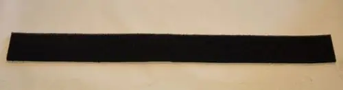 Schwarzer, schmaler Filterstreifen aus synthetischem Material, geeignet zur Verwendung in Remko Umluftanlagen.