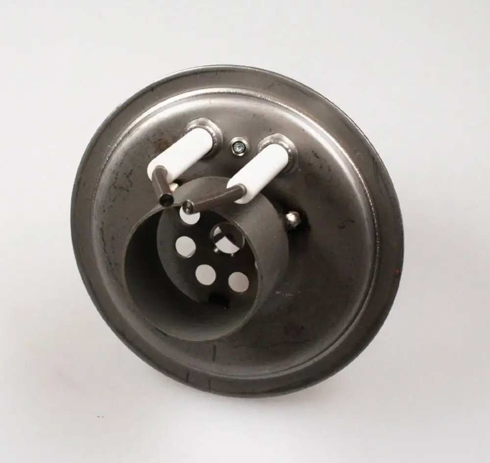 Mischsystem von Remko mit metallischer Oberfläche, zwei Anschlussleitungen, und kleinen Löchern im Gehäuse, montierbar für verschiedene Anwendungen.
