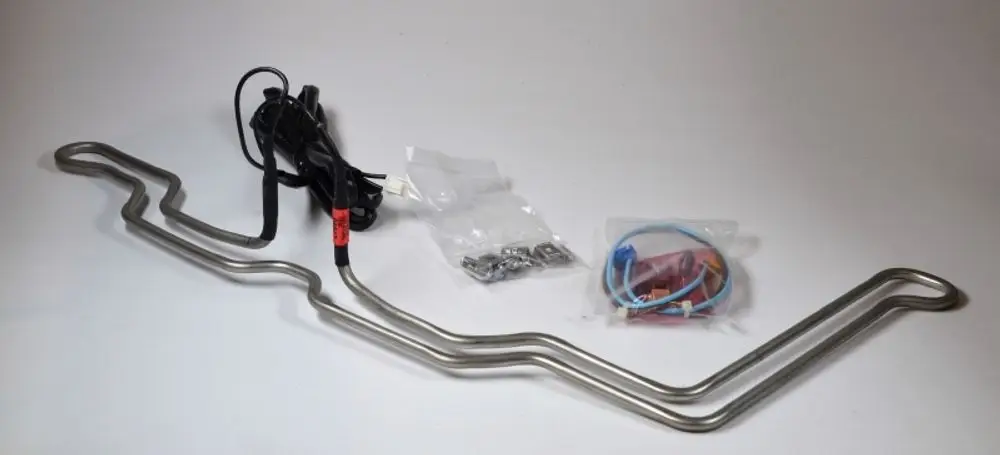 Heizschlange aus Edelstahl mit elektrischen Anschlusskabeln, Zubehör in zwei Beuteln, zur Verwendung in Heizsystemen, Produkt Marke Remko.