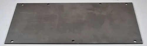 Deckel für Reinigungsöffnung aus Metall mit mehreren Befestigungslöchern. Produkt von Remko, geeignet für den Einsatz in technischen Anlagen oder Geräten.