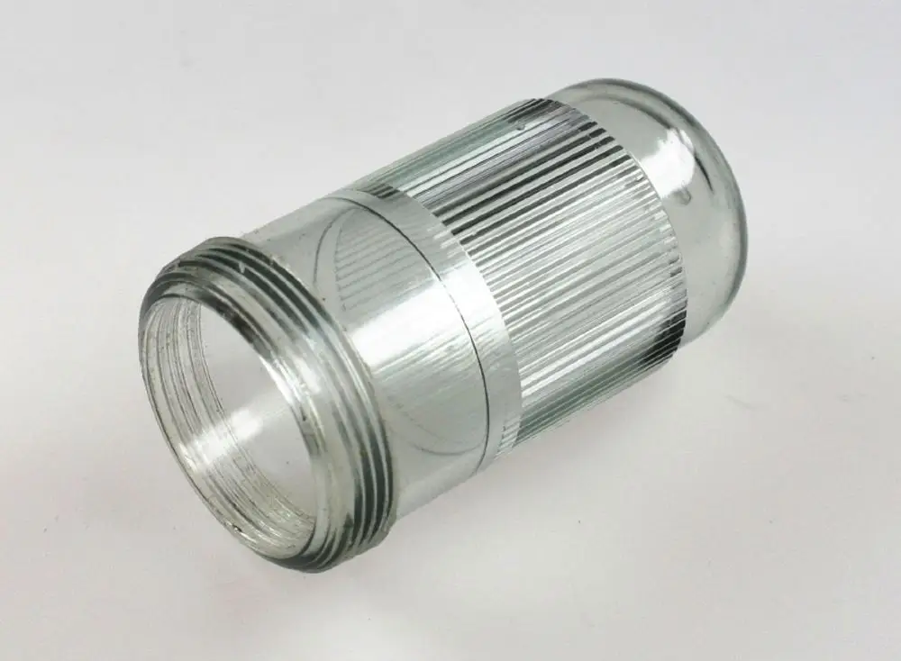 Transparente Filtertasse von Remko mit grooved Design und Gewinde. Geeignet für die Verwendung mit verschiedenen Filtern oder Zubehörteilen.