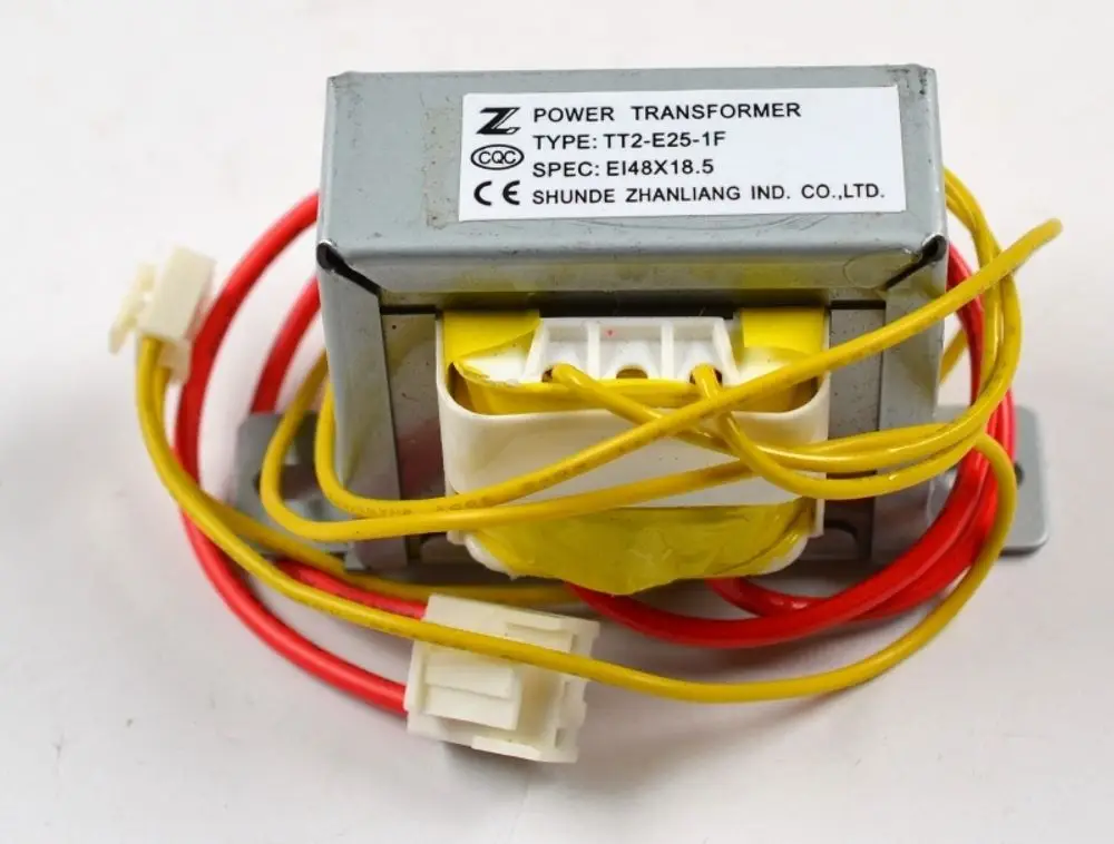Transformator in kompakter Bauform mit Kabeln in rot, gelb und weiß. Produkt stammt von der Marke Remko und wird in elektrischen Anwendungen eingesetzt.