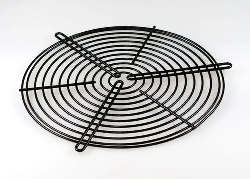 Schwarzes Ansaugschutzgitter mit spiralförmiger Drahtkonstruktion, passend für Geräte von Remko. Klar strukturiert und ohne zusätzliche Elemente.
