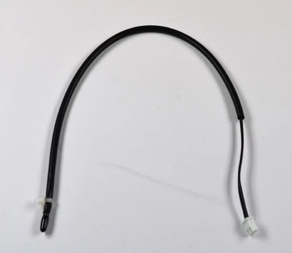 Schwarzes Kabel mit zwei Steckverbindern, geeignet für Sensoranwendungen, angeboten von Remko.