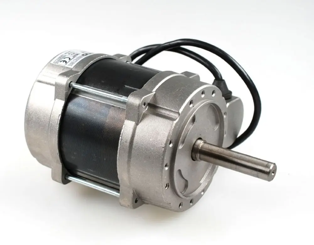 Elektromotor mit Metallgehäuse und Anschlusskabel, ideal für verschiedene Anwendungen. Hersteller ist Remko.