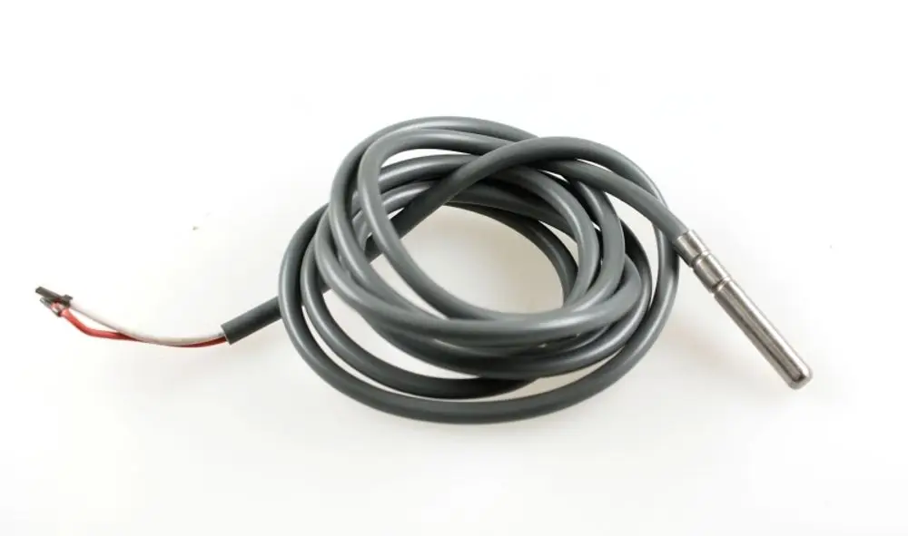 Sonde mit einem grauen Kabel und einem metallischen Sensoreinsatz, hergestellt von Remko. Das Kabel ist aufgerollt und hat zwei abisolierte Drähte am Ende.