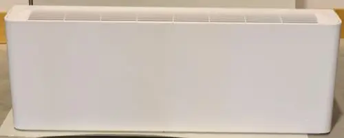 Produktbild der Remko RK Geräteverkleidung KWK 450-680 1111755, eine weiße rechteckige Abdeckung mit Lüftungsgitter oben.