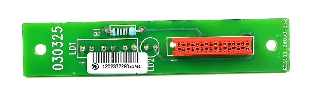 Printed circuit board von Remko mit mehreren LEDs, einem Widerstand und einem Anschlussstecker in Rot. Bezeichnet mit der Nummer 030325.