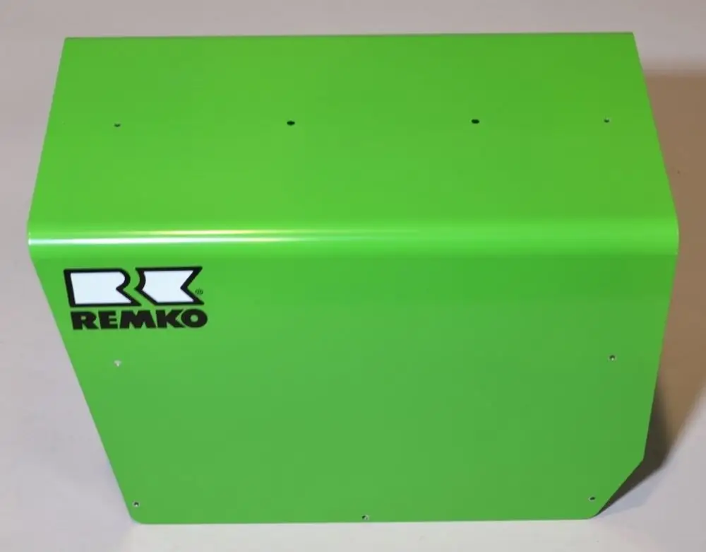Grüner Kasten mit Remko-Logo, rechteckiger Form und mehreren Löchern auf der Oberseite, auf neutralem Hintergrund.