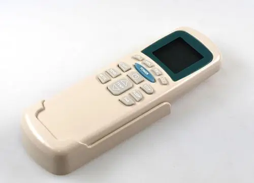 Infrarot-Fernbedienung in beige mit Tasten für verschiedene Funktionen und einem Display, hergestellt von Remko.