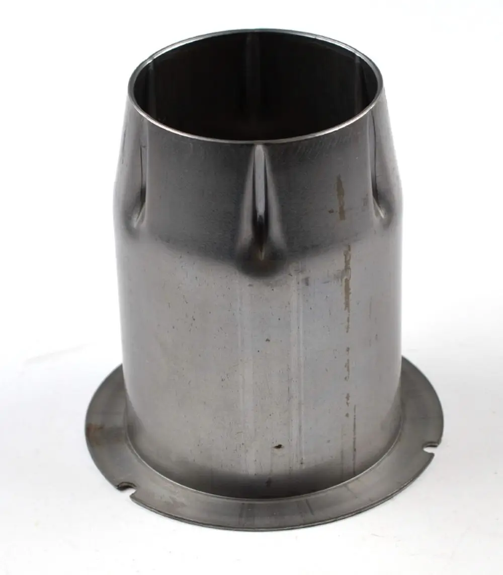 Flammrohr aus Metall mit runder Öffnung und flacher Basis, verwendet in Heizsystemen, möglicherweise von der Marke Remko.