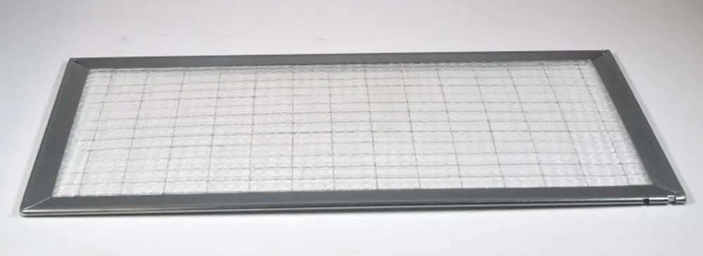 Luftfilter mit rechteckigem Metallrahmen und feinem Gitter, geeignet für Belüftungs- und Klimaanlagen. Hersteller ist Remko.