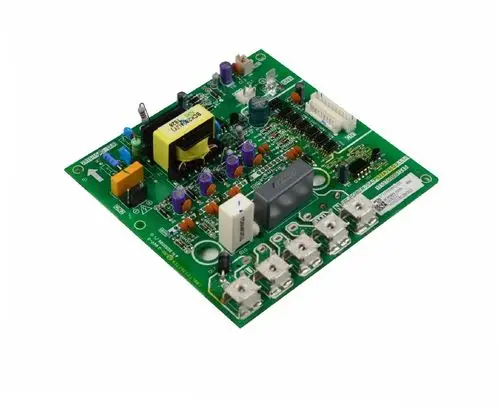 Grüne Leiterplatte von Remko mit verschiedenen elektronischen Bauteilen, darunter Widerstände, Kondensatoren und Steckverbindungen, ohne klar erkennbare Produktdetails.
